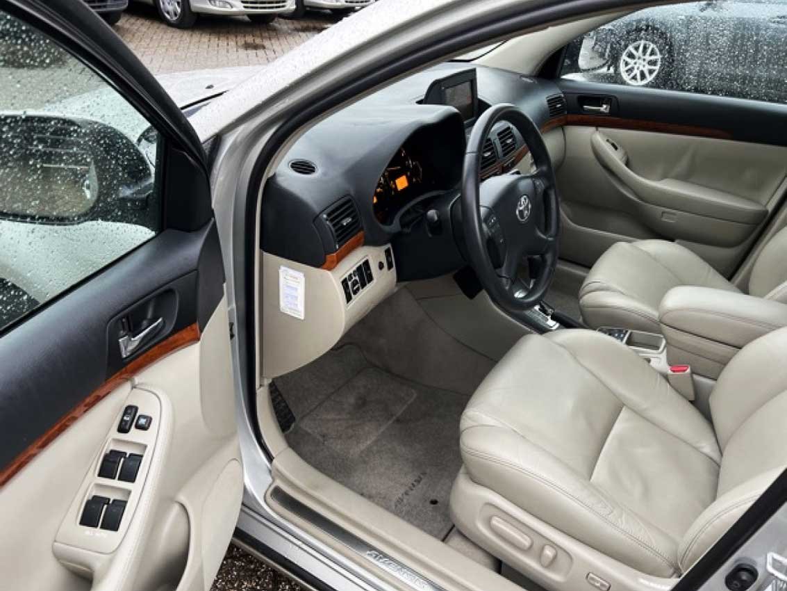 Location berline Toyota Avensis Douala